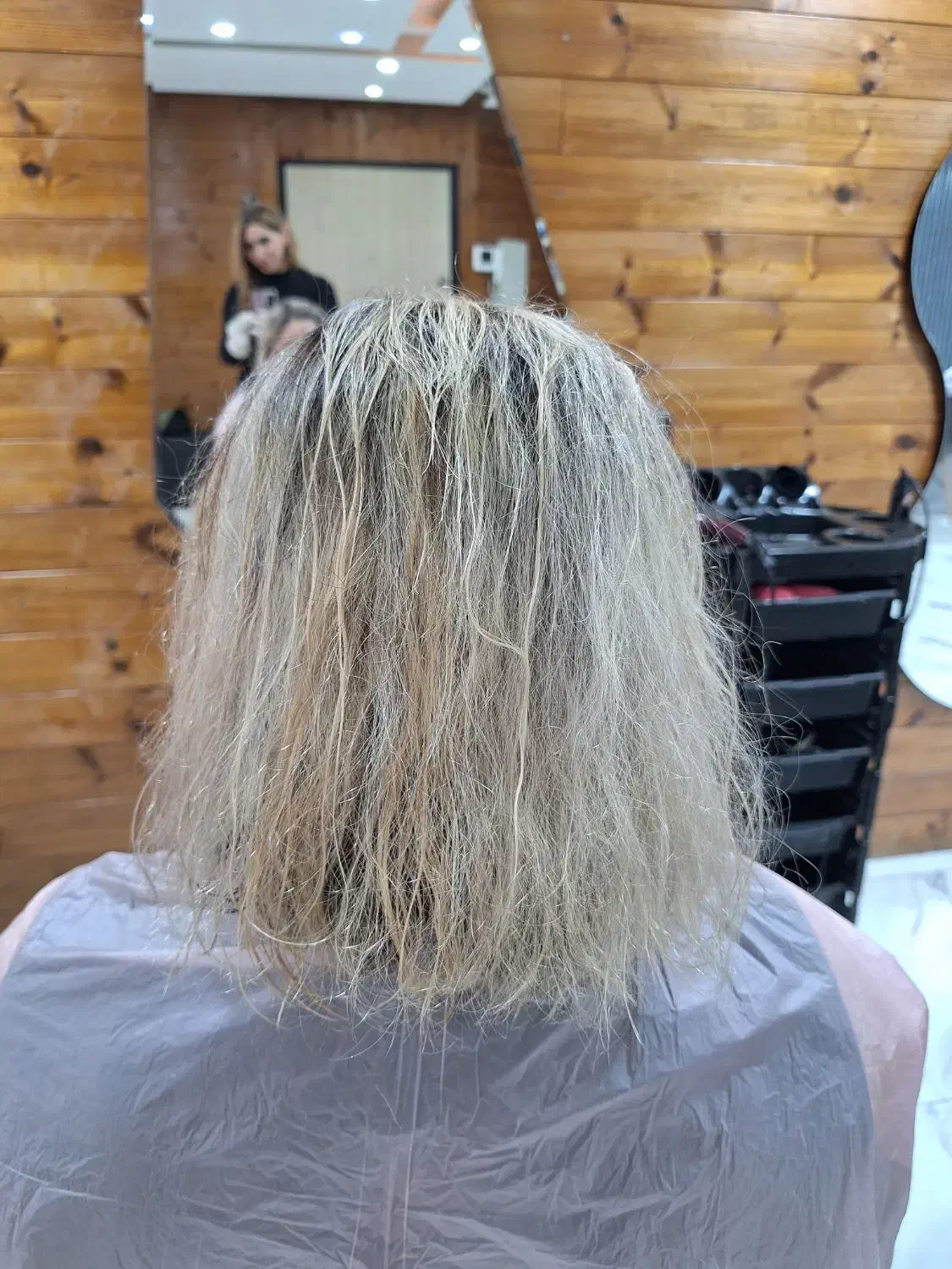 خدمات مو/ناخن/مژه|خدمات آرایشگری و زیبایی|آمل, |دیوار