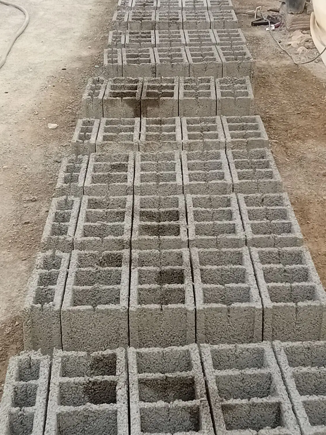 کارگاه بلوک زنی حمید|خدمات پیشه و مهارت|محلات, |دیوار