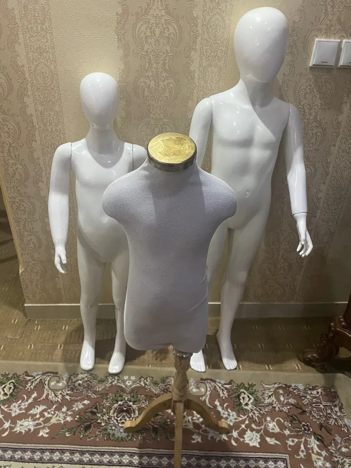 مانکن بچگانه|فروشگاه و مغازه|بندر گناوه, |دیوار