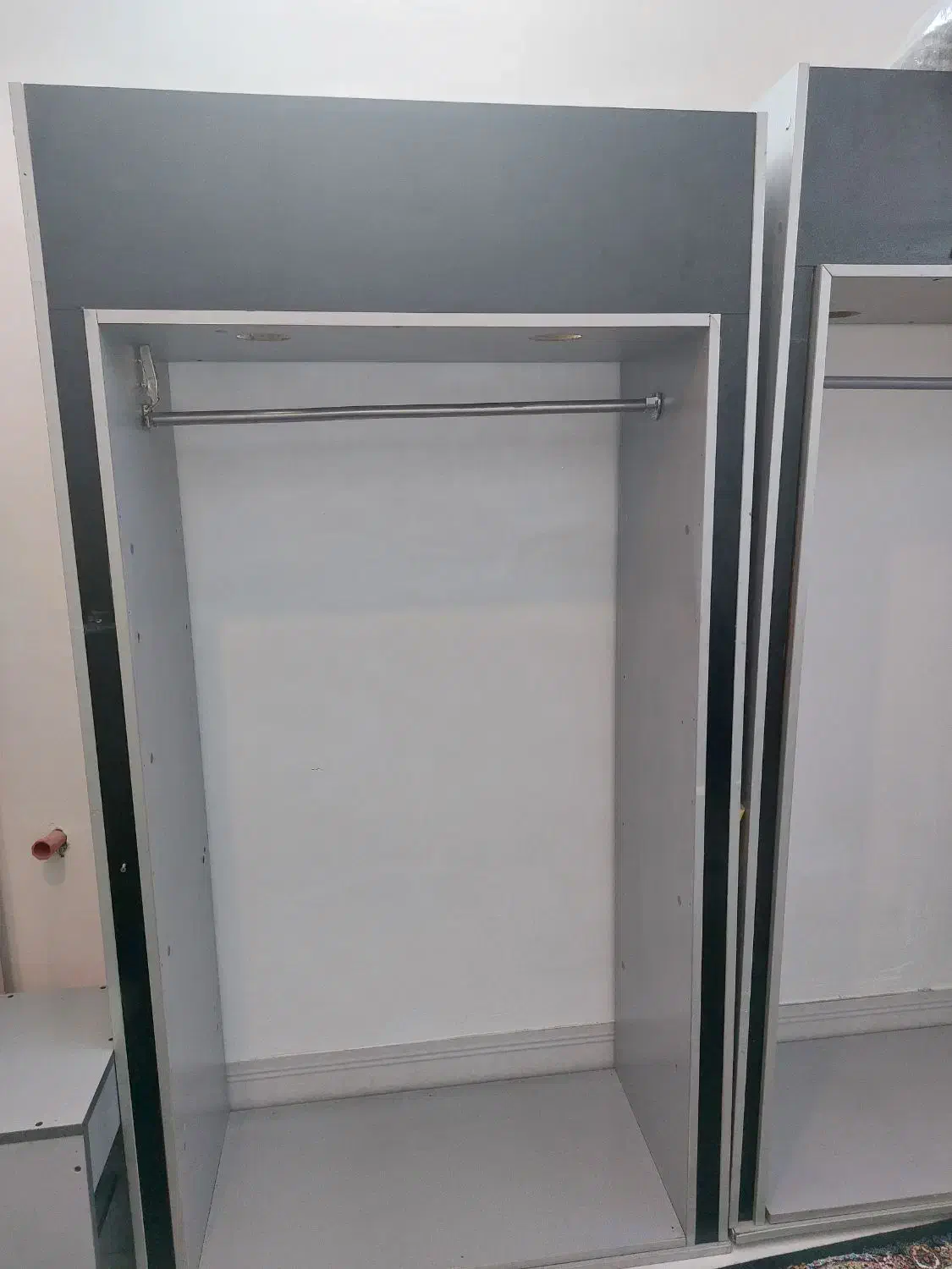 رگال لباس|جاکفشی، کمد، دراور|ابریشم, |دیوار