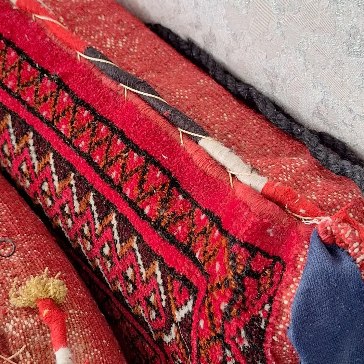 پشتی اصل ترکمن|پشتی|گلبهار, شهر جدید گلبهار|دیوار