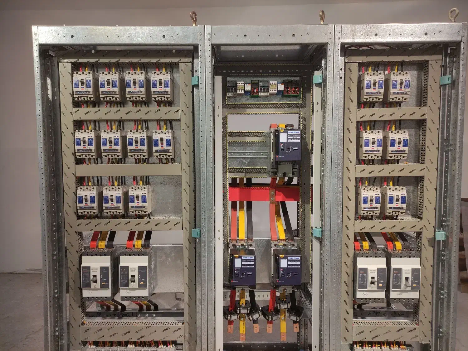 ساخت بدنه تابلو برق صنعتی + مونتاژ کامل|خدمات پیشه و مهارت|اسلامشهر, چیچکلو|دیوار
