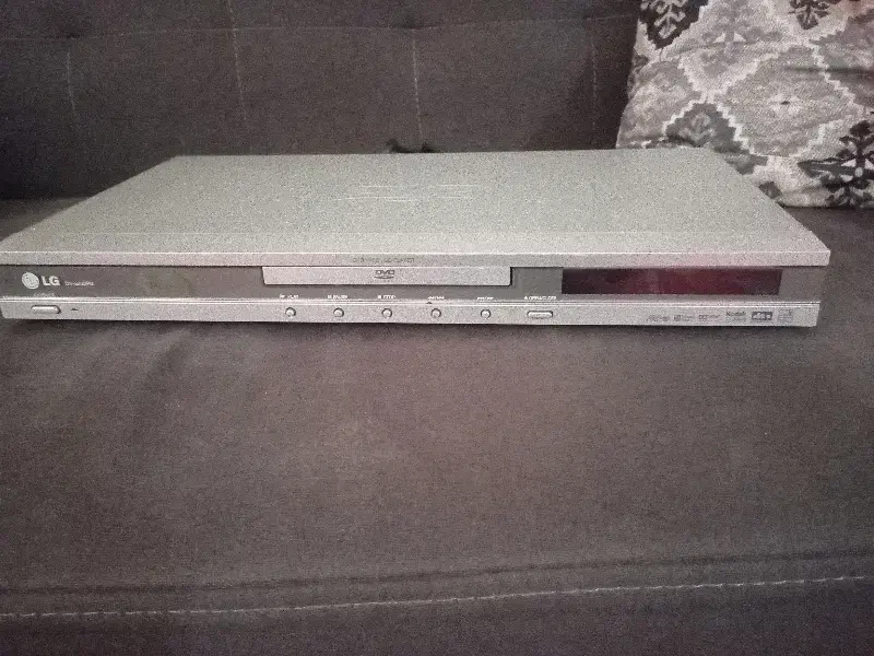 یک دستگاه DwD|پخش‌کننده DVD و ویدیو|تولم شهر, |دیوار