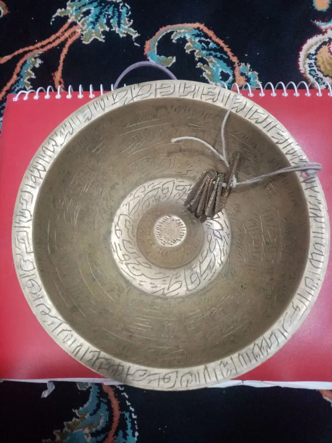 کاسه دعا شفای آب عتیقه و قدیمی با 13 کلید برنجی|کلکسیون اشیاء عتیقه|مشهد, رده|دیوار