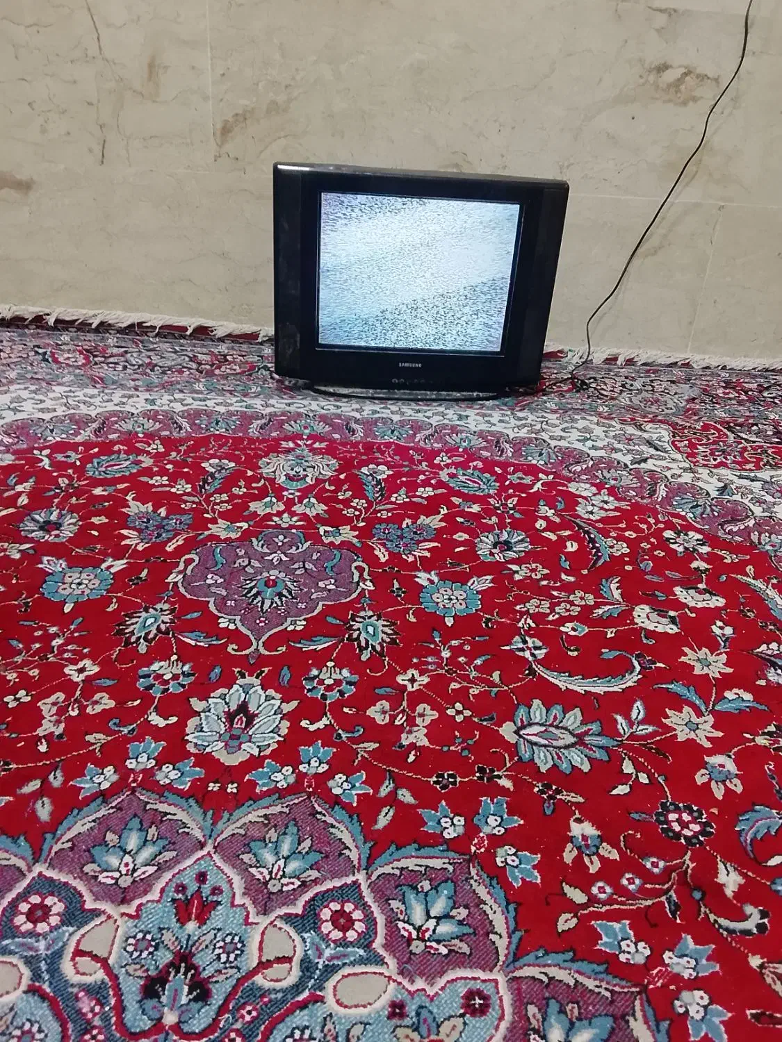 تلویزیون|تلویزیون و پروژکتور|آباده, |دیوار