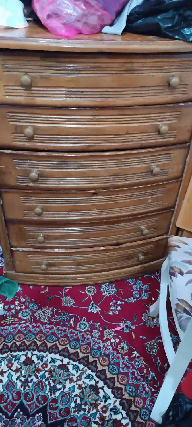 کمددراول ۶کشو سالم وتمیزویک فرش ۱۲متری|فرش|دوگنبدان, |دیوار
