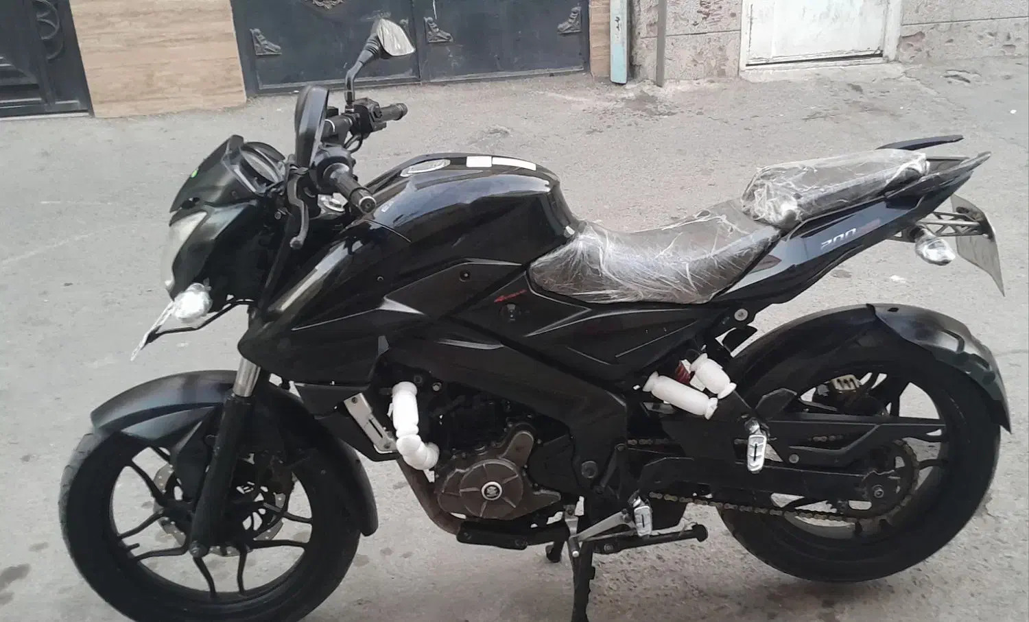 ان اس ۲۰۰|موتورسیکلت|قدس, شهرقدس|دیوار