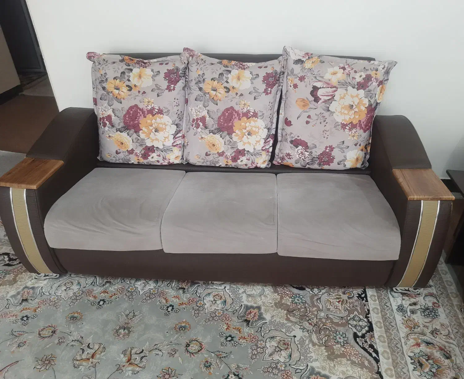 مبل دست دو ولی در حد نو|مبلمان خانگی و میز عسلی|فلاورجان, |دیوار