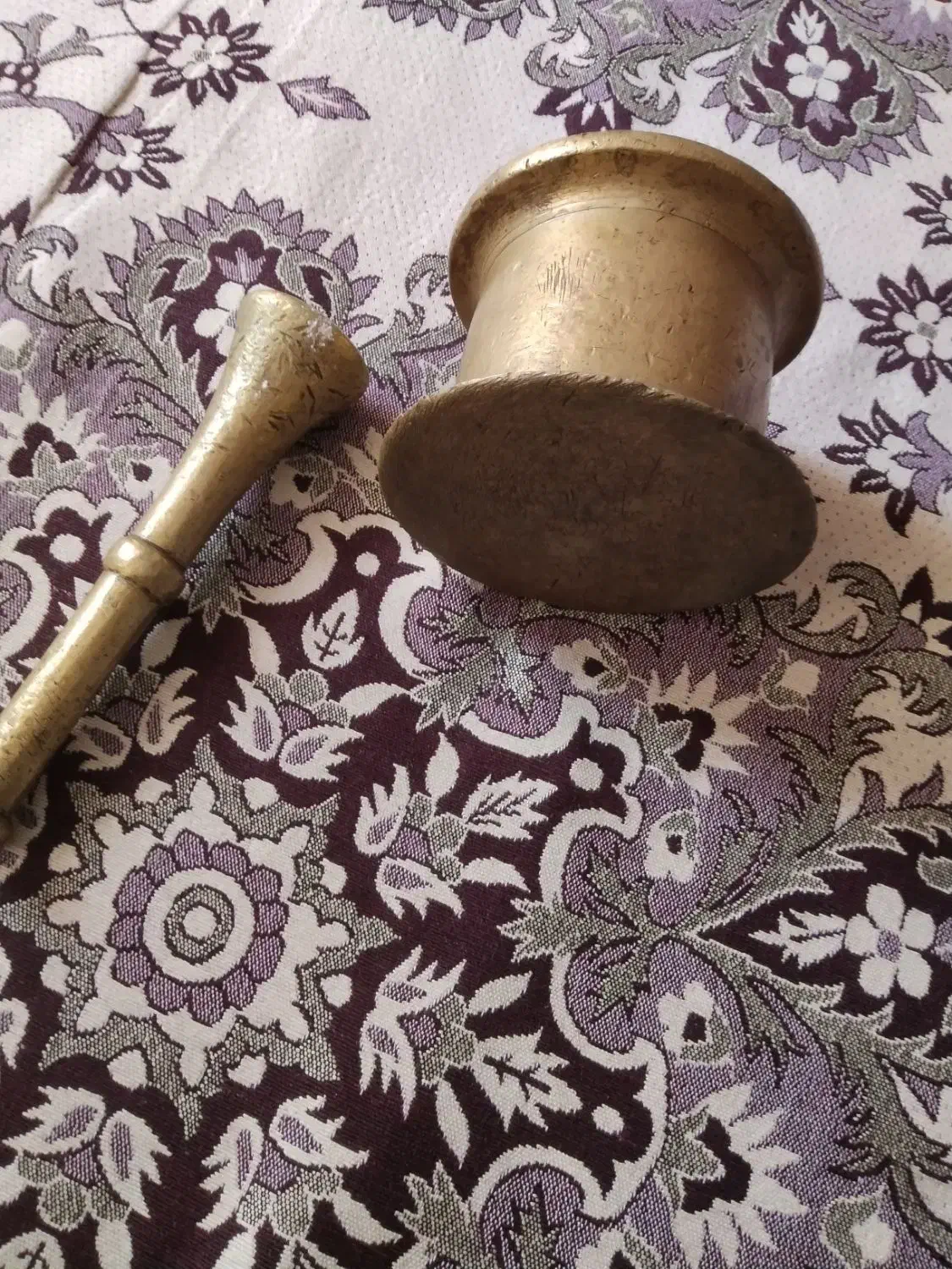 هاون برنجی قدیمی|کلکسیون اشیاء عتیقه|مشکین‌دشت, |دیوار