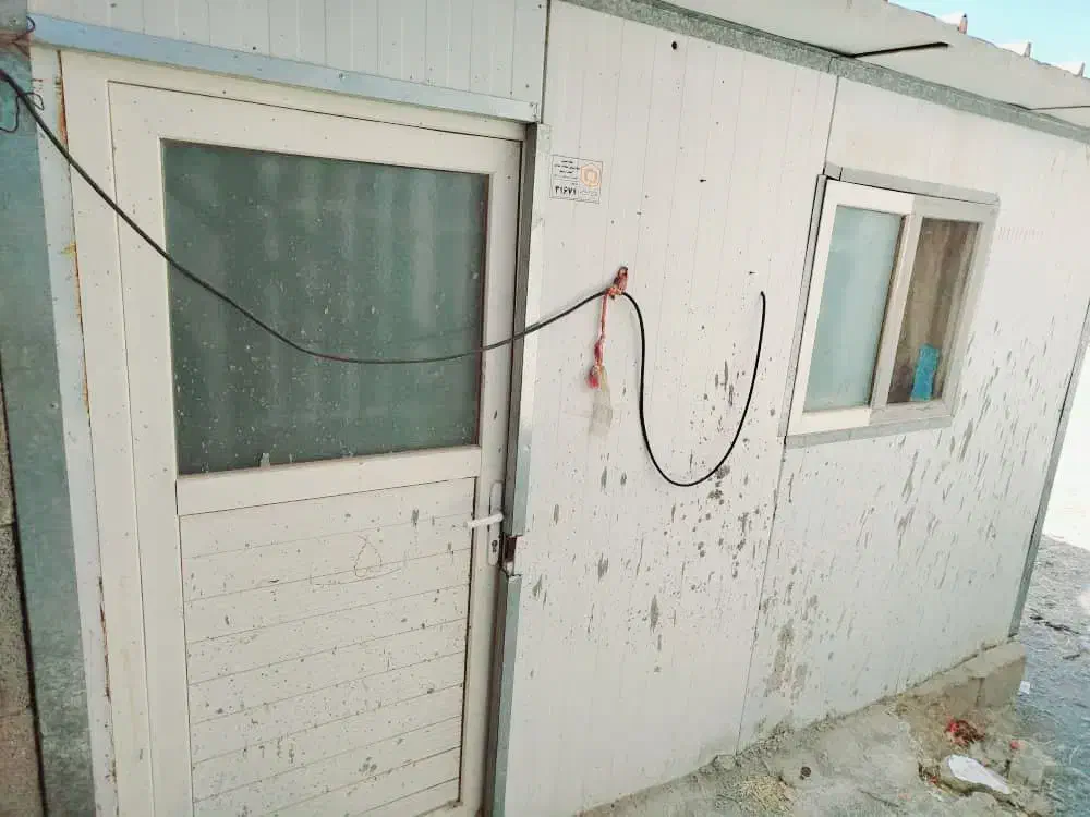 کانکس سپاهی (عروسک)|مصالح و تجهیزات ساختمان|سرپل ذهاب, |دیوار