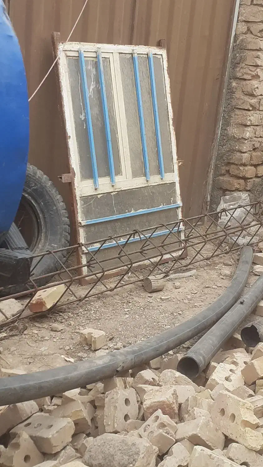 دروپنجره ی اهنی|مصالح و تجهیزات ساختمان|ایجرود, |دیوار