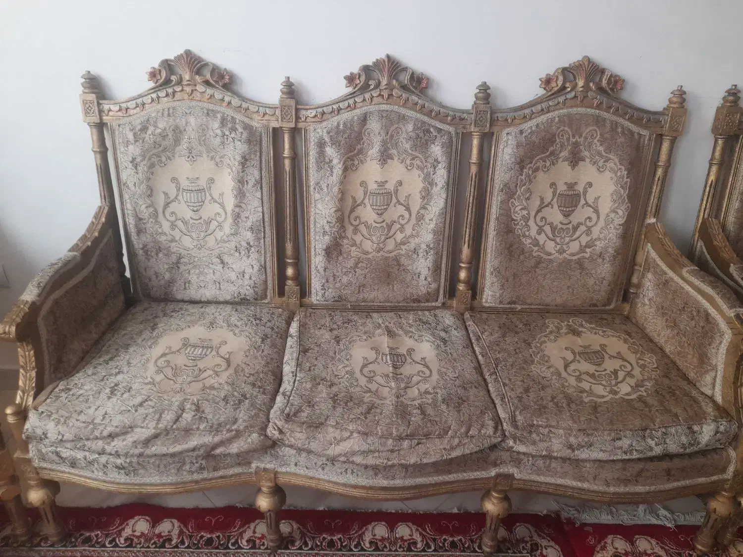 مبل ۹ نفره سلطنتی سالم|مبلمان خانگی و میز عسلی|رباط‌کریم, رباط‌کریم|دیوار