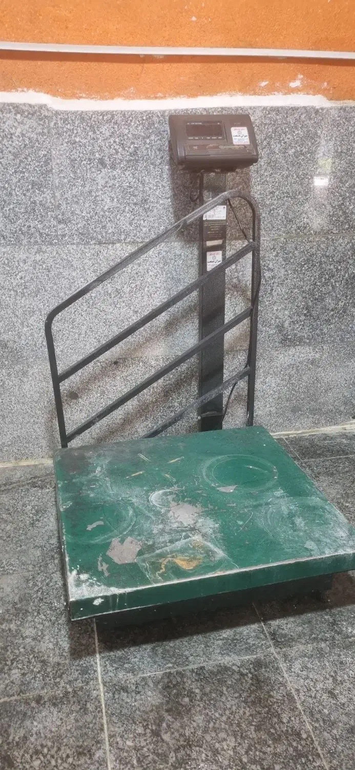 باسکول ۳۰۰ کیلویی|فروشگاه و مغازه|سنندج, |دیوار