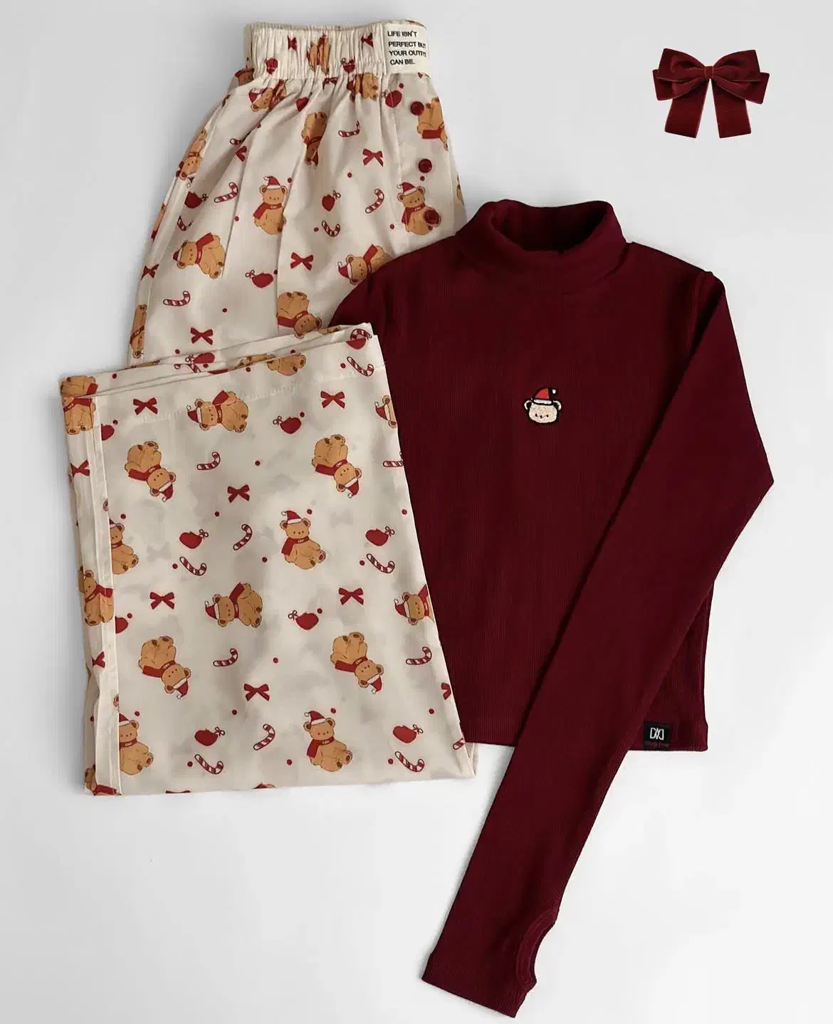 همه چیز اینجا زیر یه تومن|لباس|یزد, |دیوار