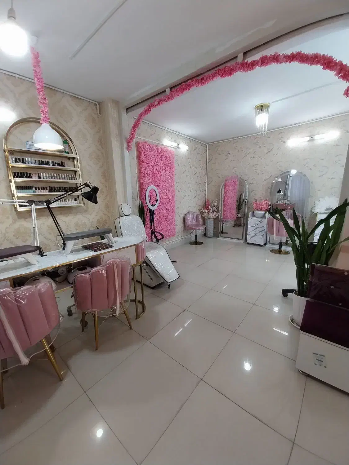 ۵۰ متر  ویلایی / مناسب آرایشگاه / تختی|اجارهٔ دفتر کار، اتاق اداری، مطب|بروجرد, |دیوار