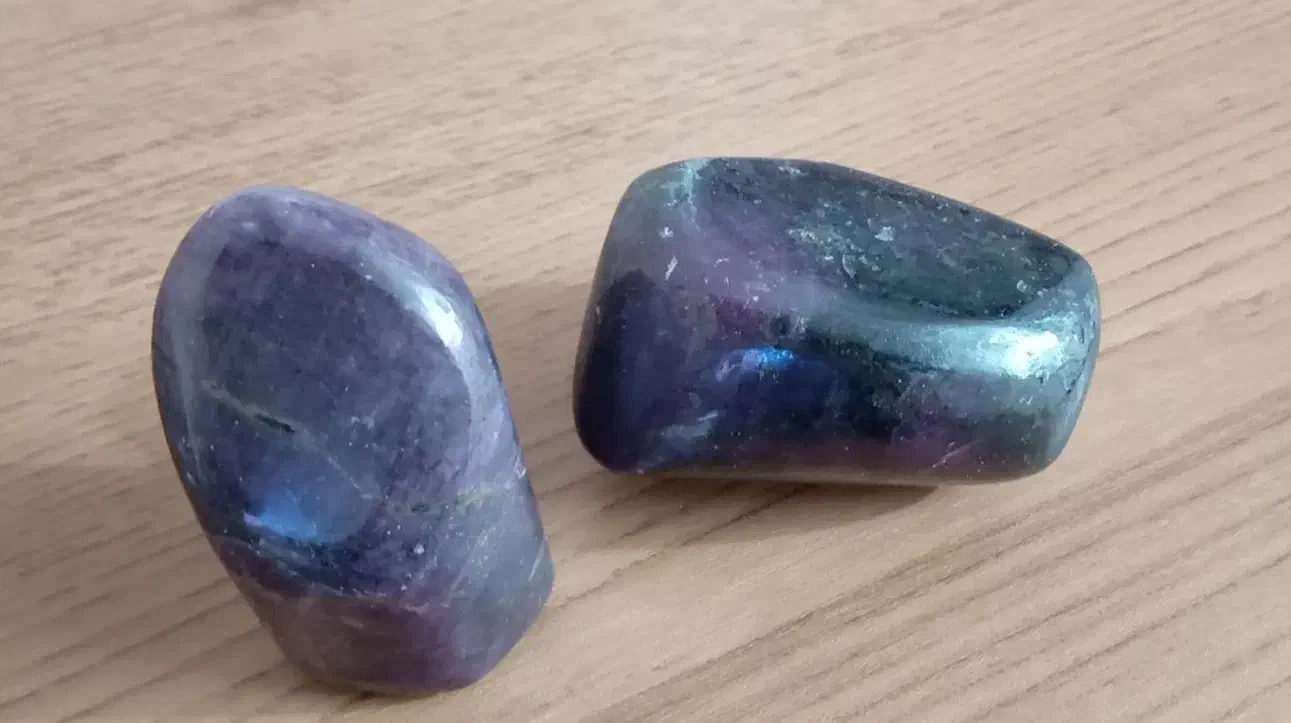 یاقوت سیلان بزرگ و درشت|جواهرات|رباط‌کریم, رباط‌کریم|دیوار