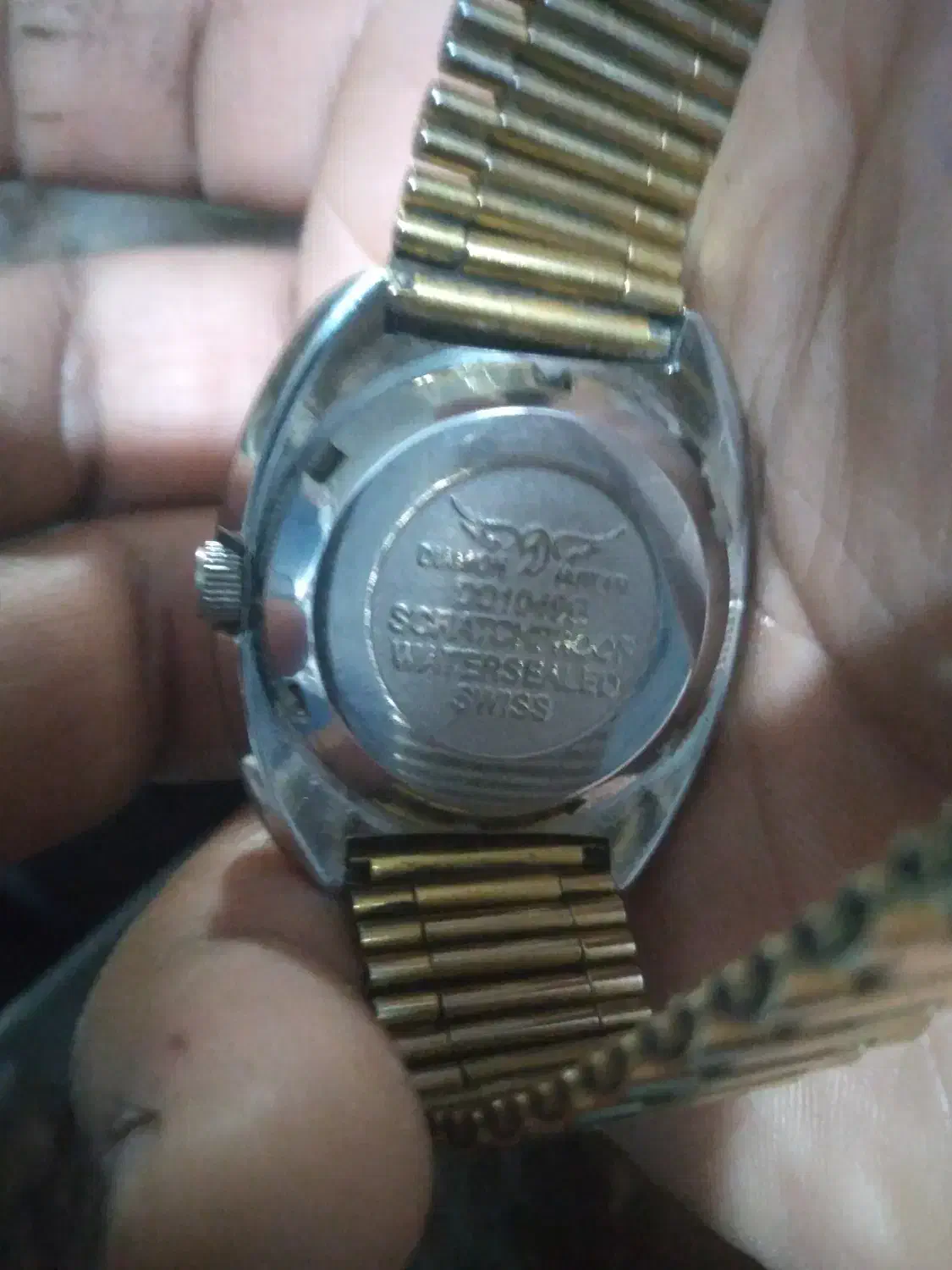 ساعت|ساعت|شیراز, پانصد دستگاه ارتش|دیوار