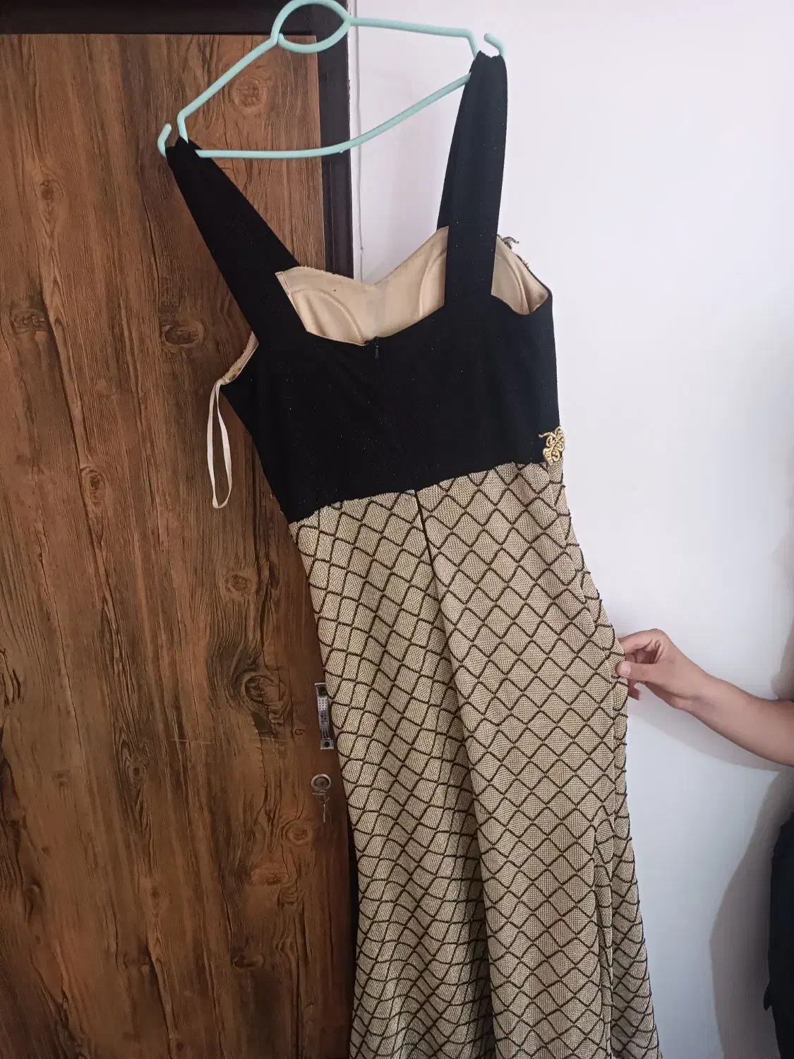 لباس مجلسی|لباس|اشتهارد, |دیوار