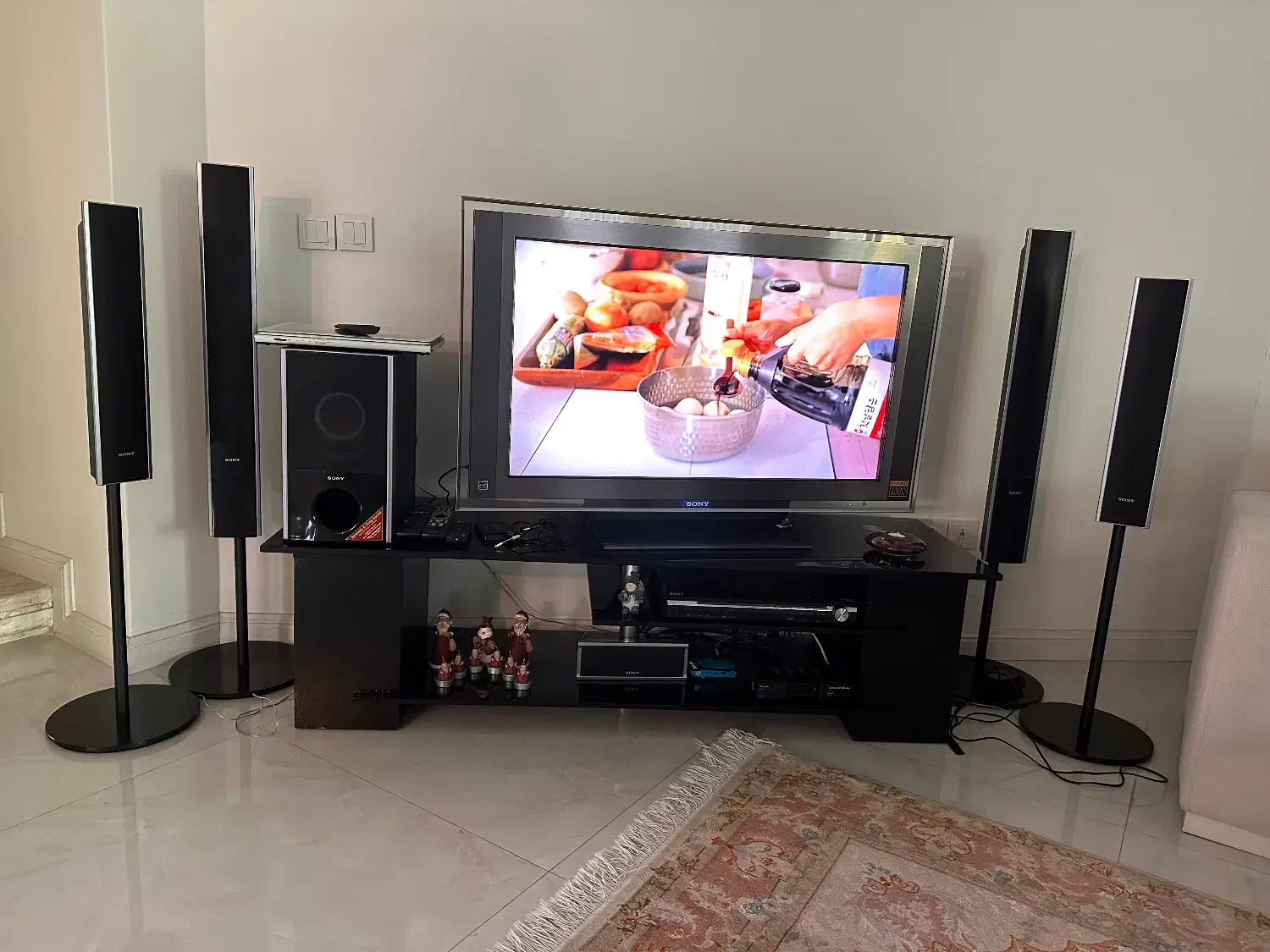 ست کامل تلویزیون سونی ۴۲ اینچ با سیستم صوتی و میز|تلویزیون و پروژکتور|تهران, دزاشیب|دیوار