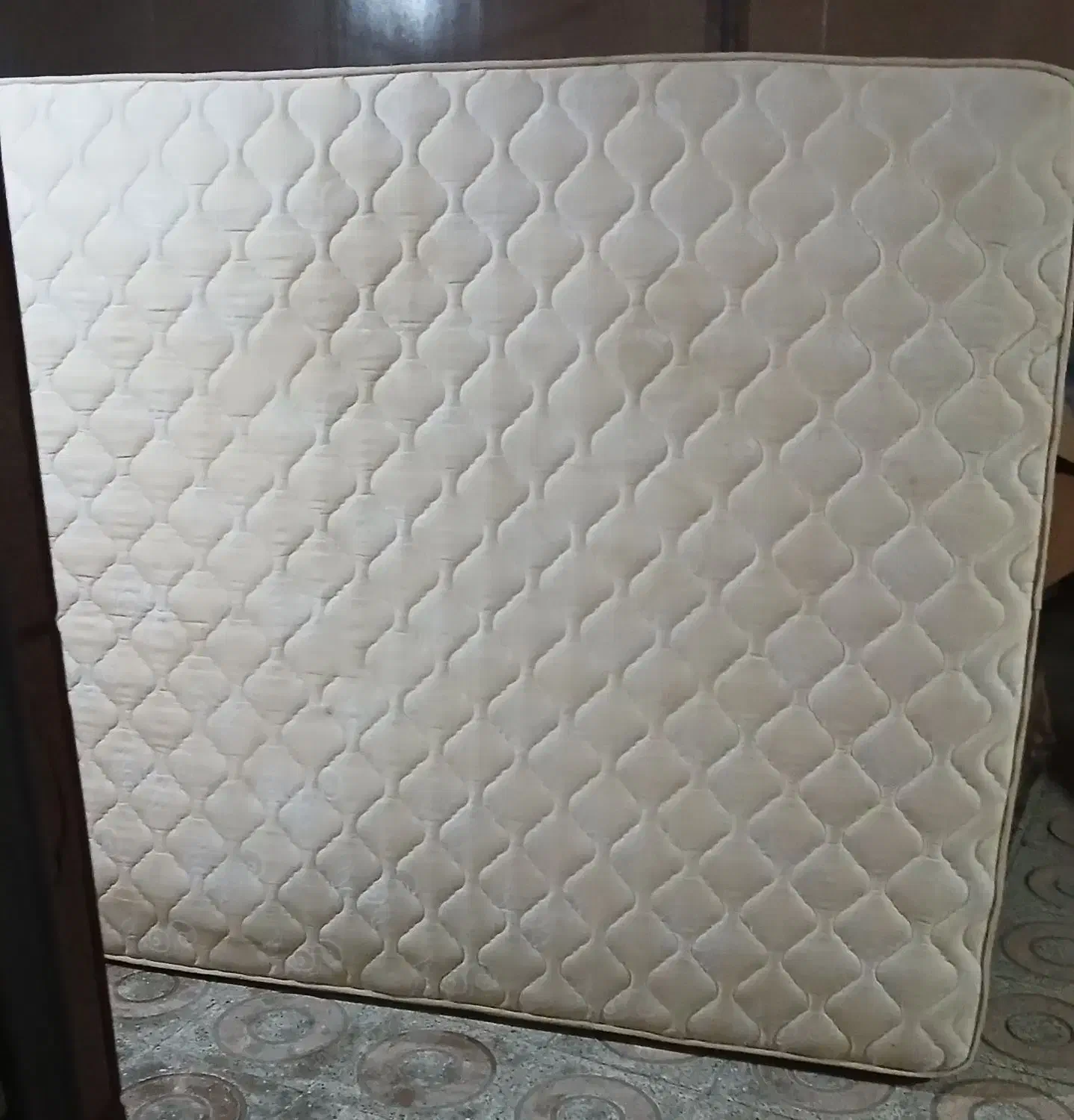 تشک دونفره تمیز ودوعدد تخت ی نفر در رامشیر|تشک تختخواب|رامشیر, |دیوار