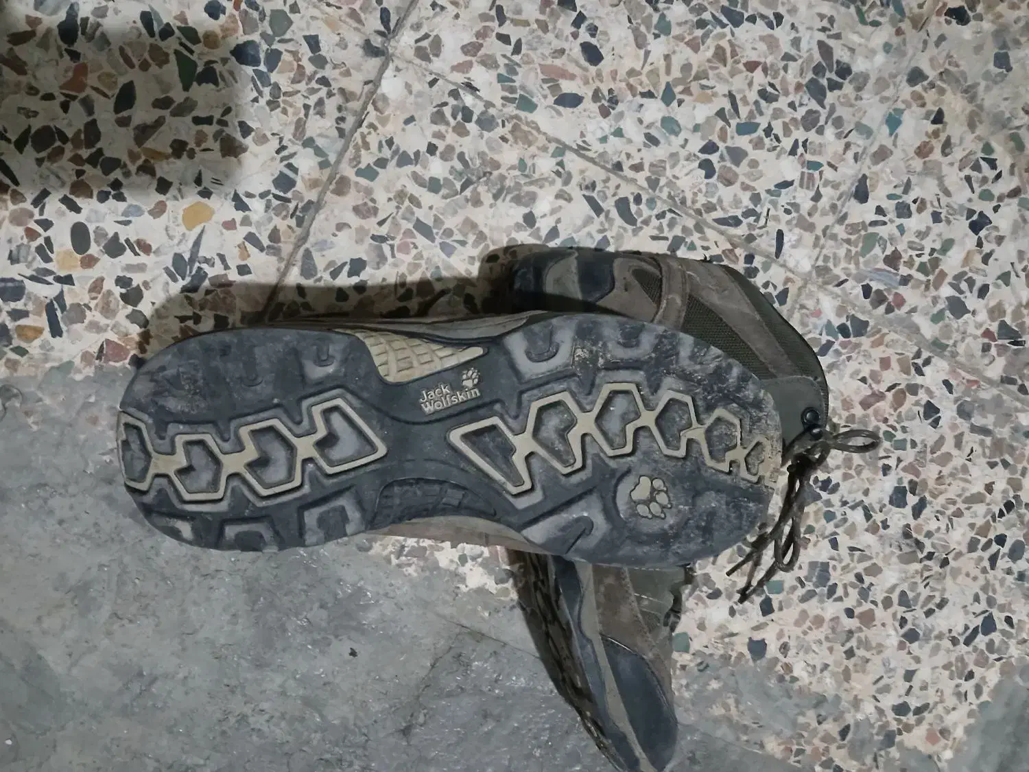 کفش کوهنوردی|کیف، کفش، کمربند|شاهدشهر, |دیوار