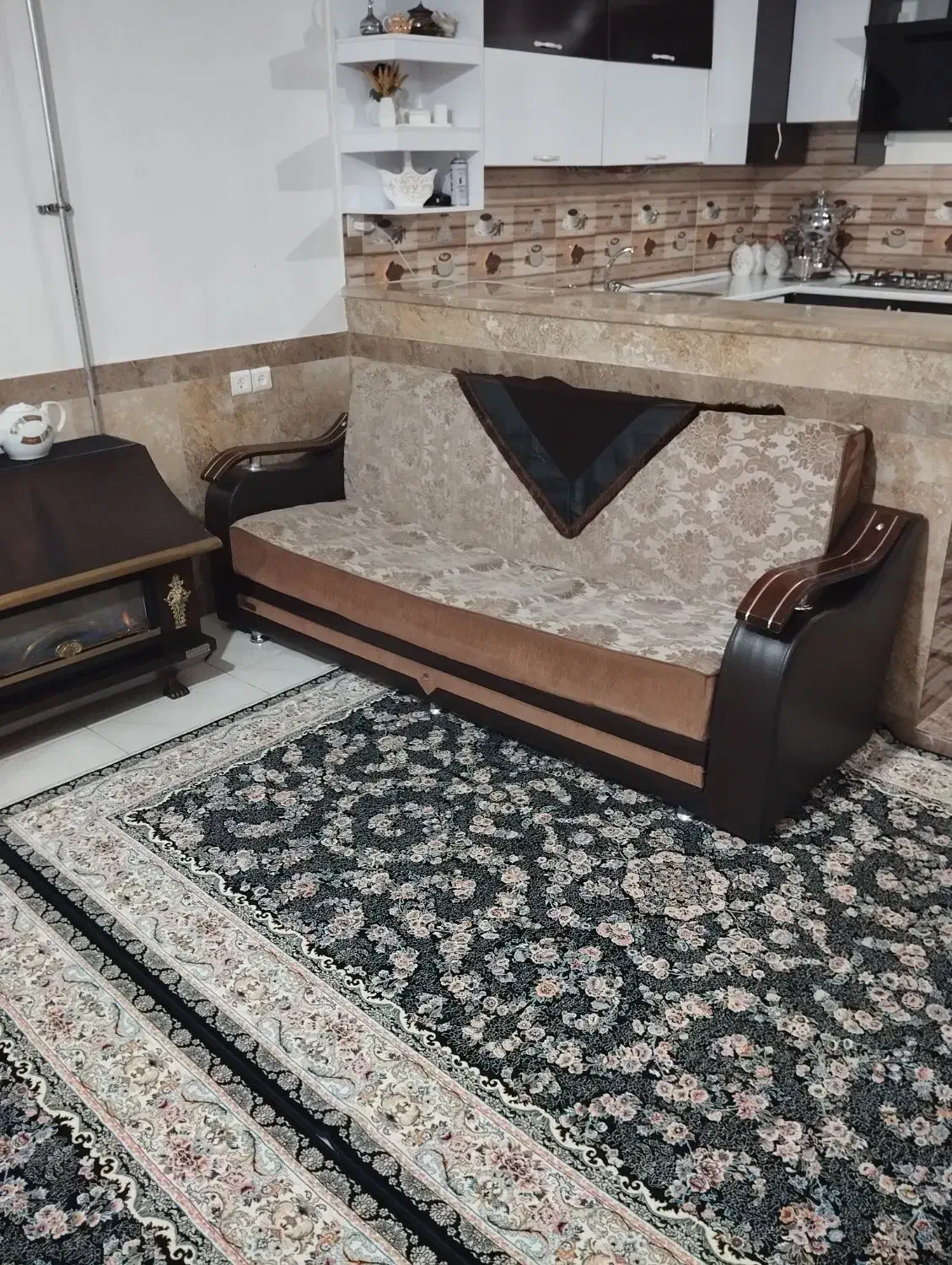 مبل تخت خوابی 10نفر|مبلمان خانگی و میز عسلی|ربط, |دیوار