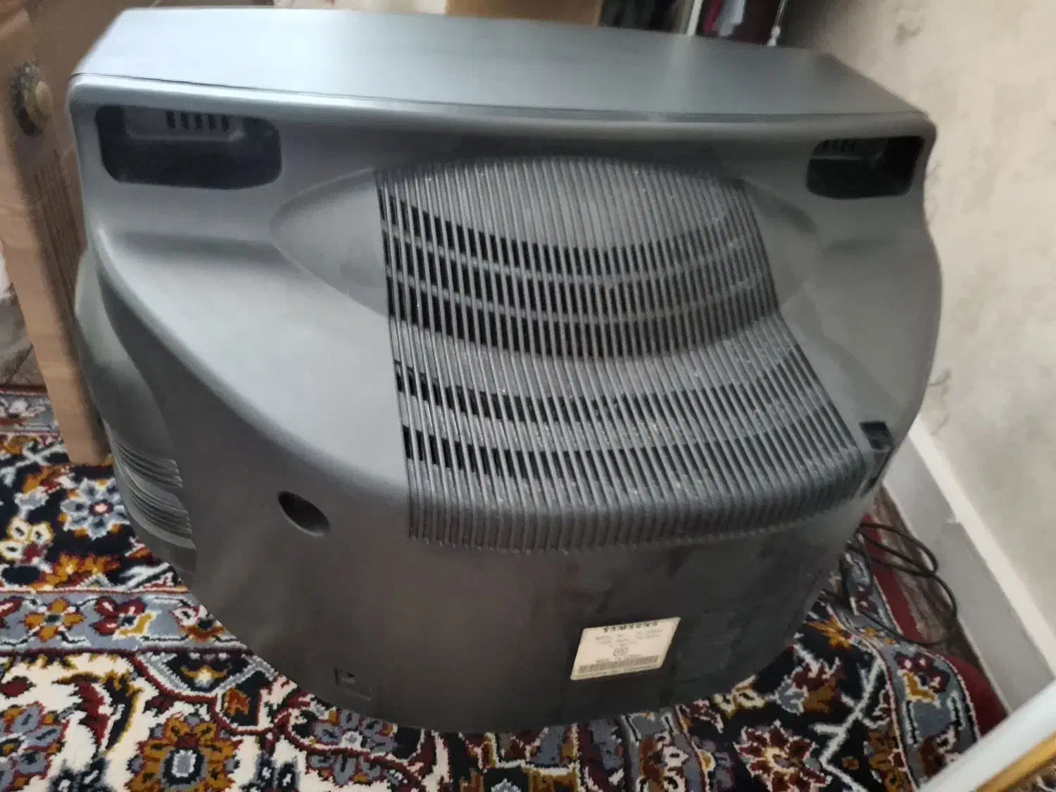 تلوزیون در حد نو|تلویزیون و پروژکتور|اردبیل, |دیوار