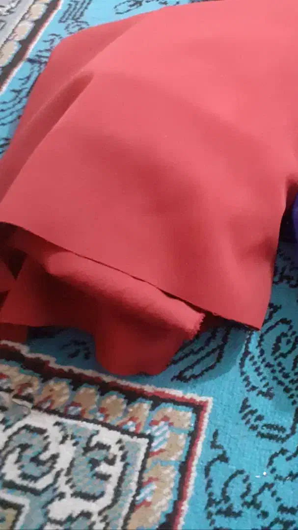 پارچه کرپ مازراتی و کریشع و الیزه زیر قیمت بازار|لباس|آبادان, |دیوار