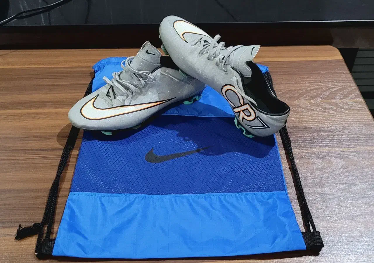 کفش فوتبال اورجینال کلاس a سایز ۴۱|کیف، کفش، کمربند|تهران, مختاری|دیوار