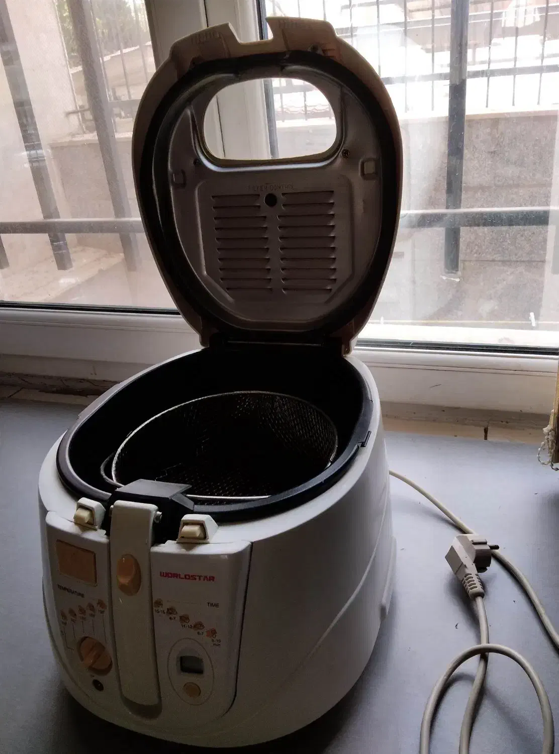 سرخ کن|ظروف پختوپز|اندیشه, اندیشه فاز ۳|دیوار