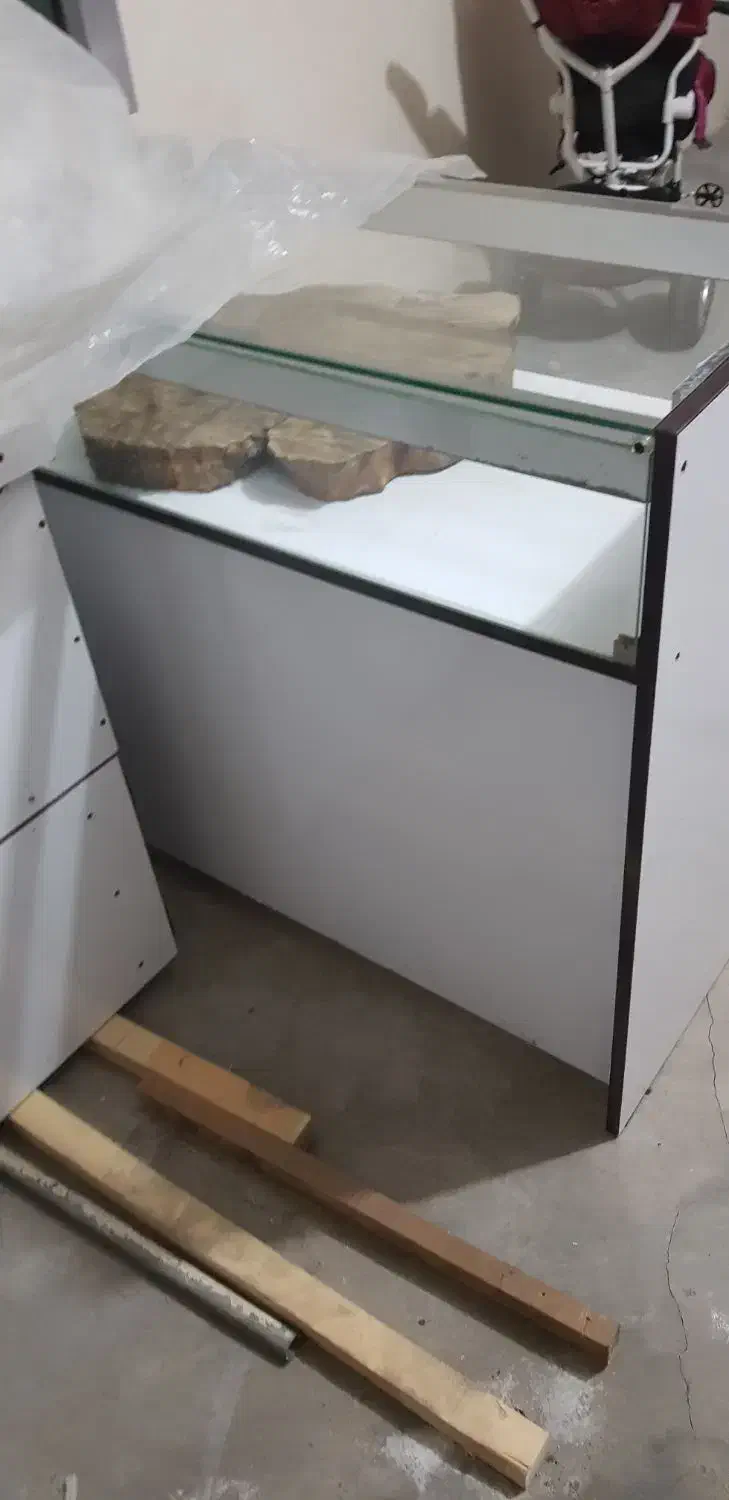 فروش گیت فروشگاهی بهمراه تگ میز پیشخوان و مانکن و|دفتر کار|رشت, دروازه لاکان|دیوار