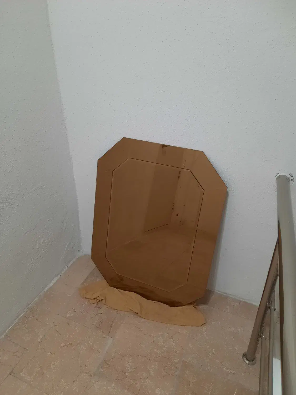 اینه خارجی|آینه|رشت, ساغری سازان|دیوار