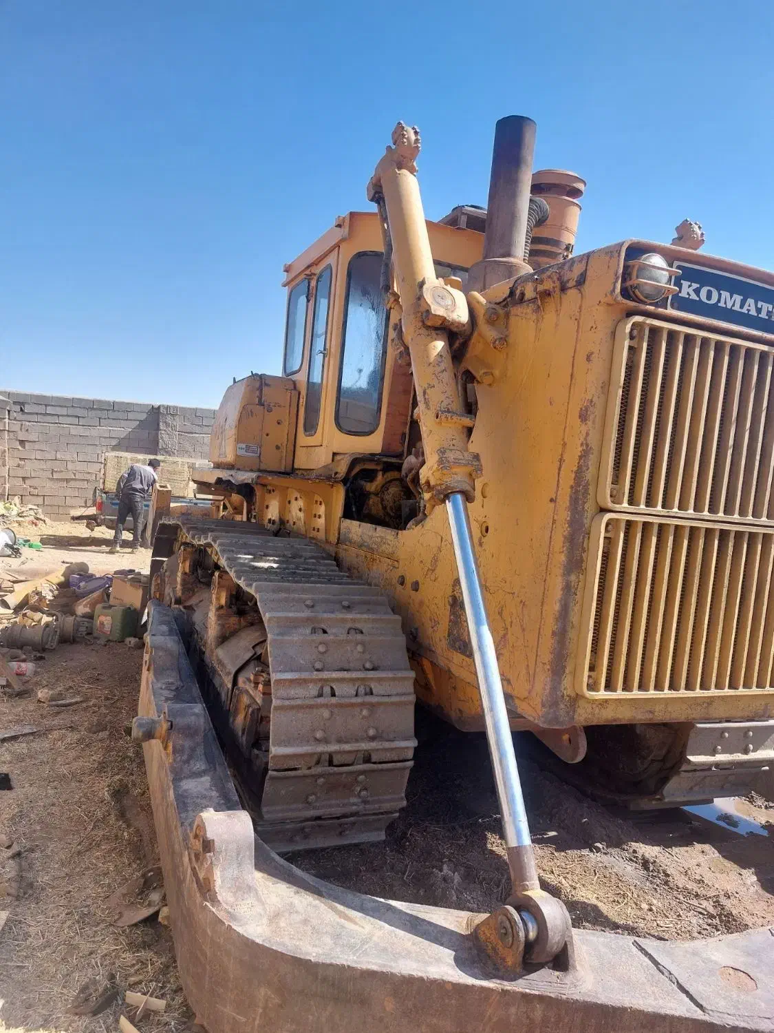 بلدوزر ۱۵۵ سریال ۲۶۰۰۰|خودرو سنگین|تهران, آبشار تهران (دریاچه)|دیوار