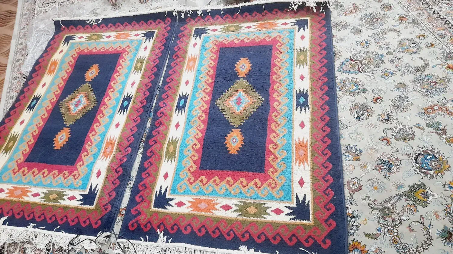 فرش سالم و نو دوتا|فرش|مشهد, توس (بلوار توس)|دیوار