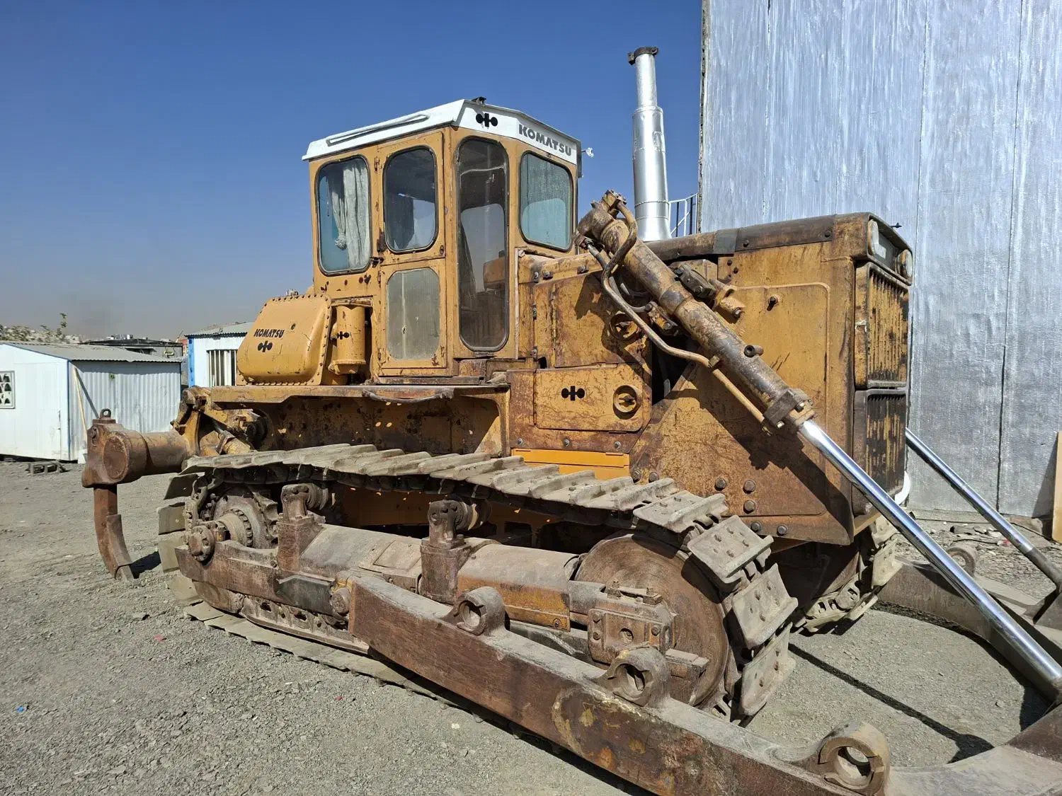 بلدوزر ۸۵ کوماتسو سریال ۲۹۰۰۰|خودرو سنگین|تهران, دکتر هوشیار|دیوار