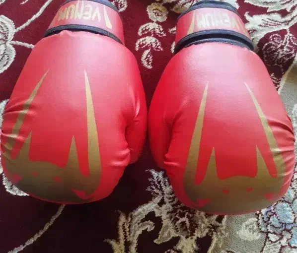 فروش دستکش بوکس|تجهیزات ورزشی|نقده, |دیوار