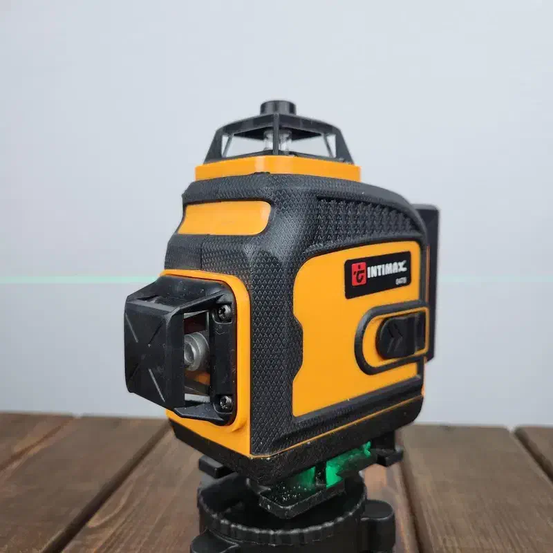 تراز لیزری 16 خط نورسبز اینتی مکس با لوازم کامل|ابزارآلات|نسیم‌شهر, |دیوار