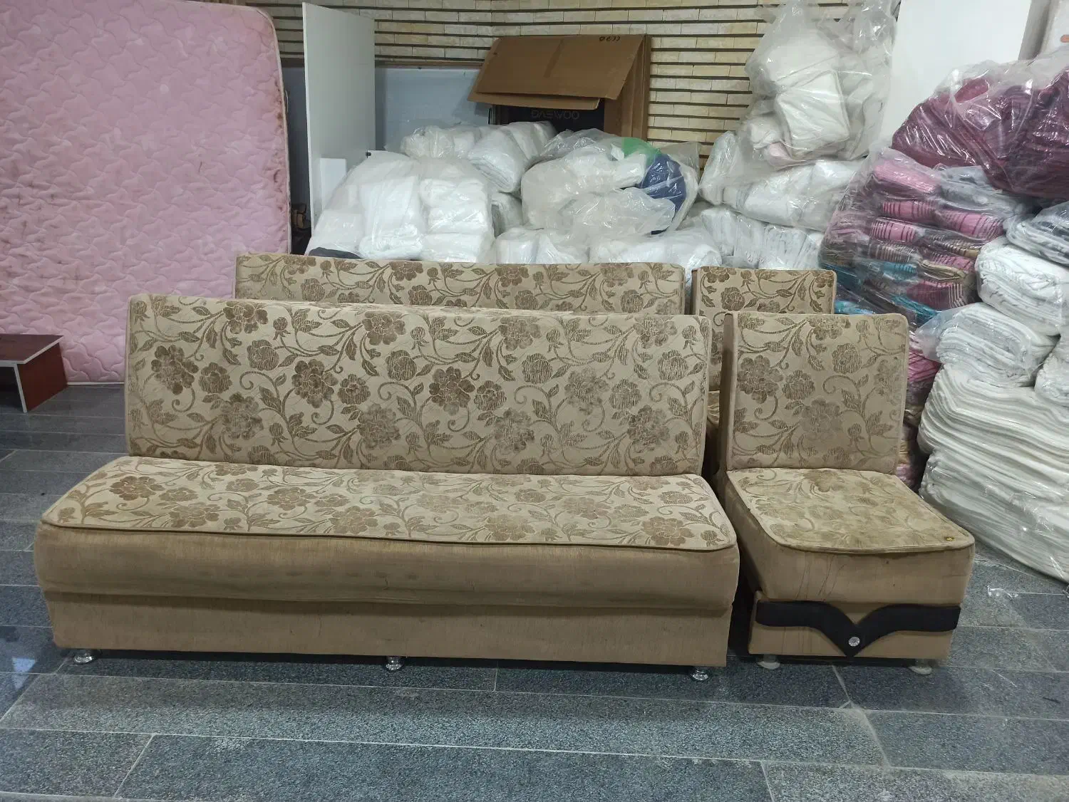 مبل 8نفره تختخواب شو|مبلمان خانگی و میز عسلی|بوکان, |دیوار