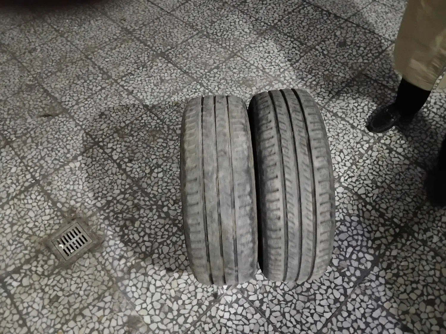 لاستیک 206|قطعات یدکی و لوازم جانبی|رشت, استادسرا|دیوار