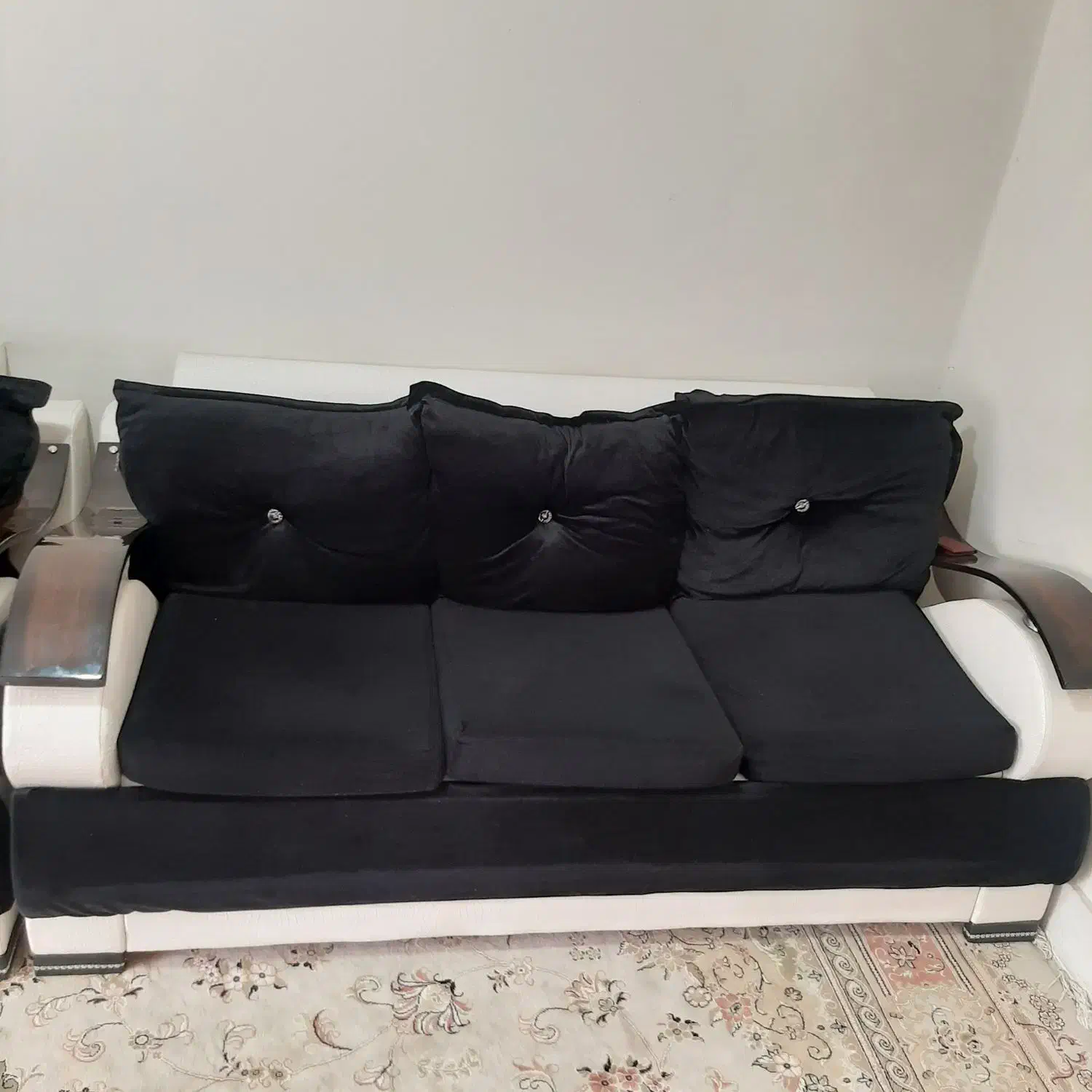 مبل هفت نفره|مبلمان خانگی و میز عسلی|شیراز, باغ تخت|دیوار