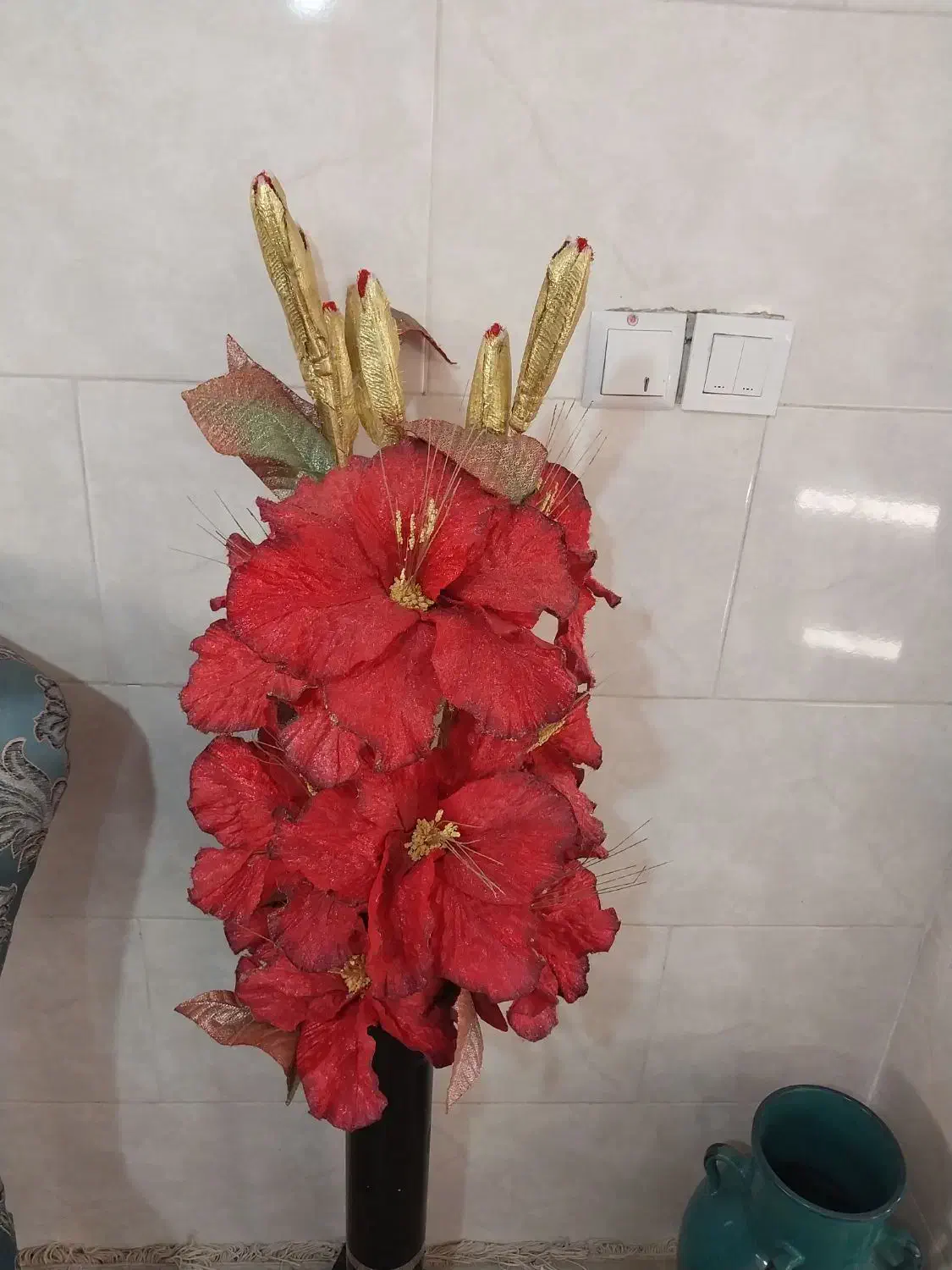 گل و گلدان بزرگ زیبا|گل مصنوعی|کردکوی, |دیوار