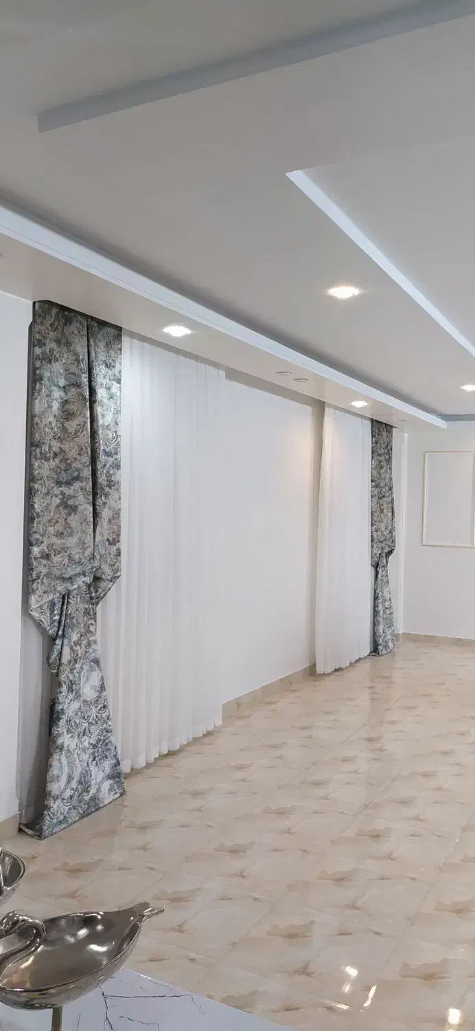 نصب و شستشوی انواع پرده حریر پانچ زبرا|پرده، رانر، رومیزی|تهران, دژکام|دیوار