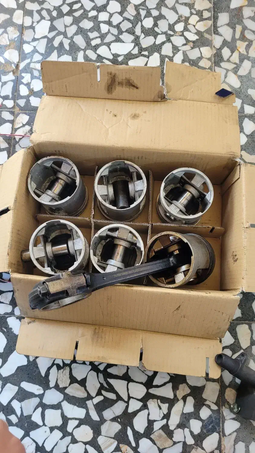 پیستون و اویل پمپ پاترول اصل ۶ سیلندر|قطعات یدکی و لوازم جانبی|لاهیجان, لیل|دیوار