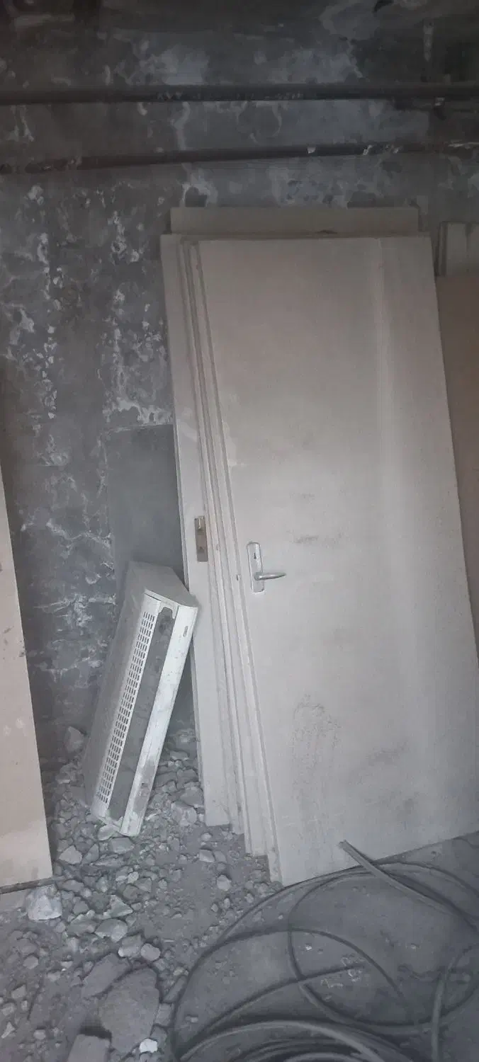 درب چوبی طرح قدیم|مصالح و تجهیزات ساختمان|بانه, |دیوار