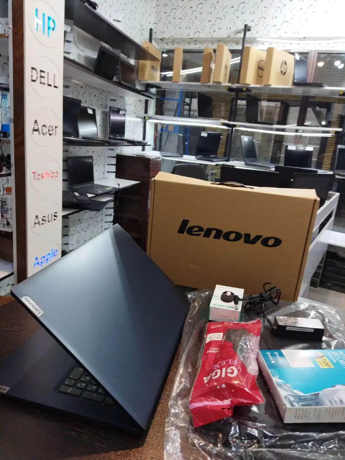 لپتاپ17اینچ لنووcori5 نسل10گرافیکiris xe|رایانه همراه|شهرکرد, |دیوار