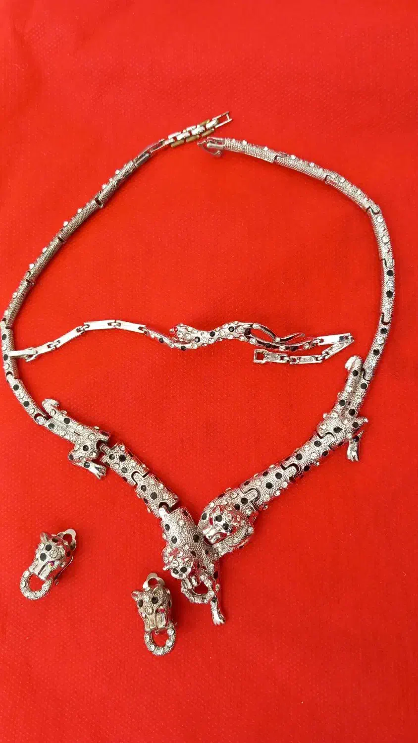 ست بدلیجات طرح پلنگ|بدلیجات|اصفهان, قلعه طبره|دیوار