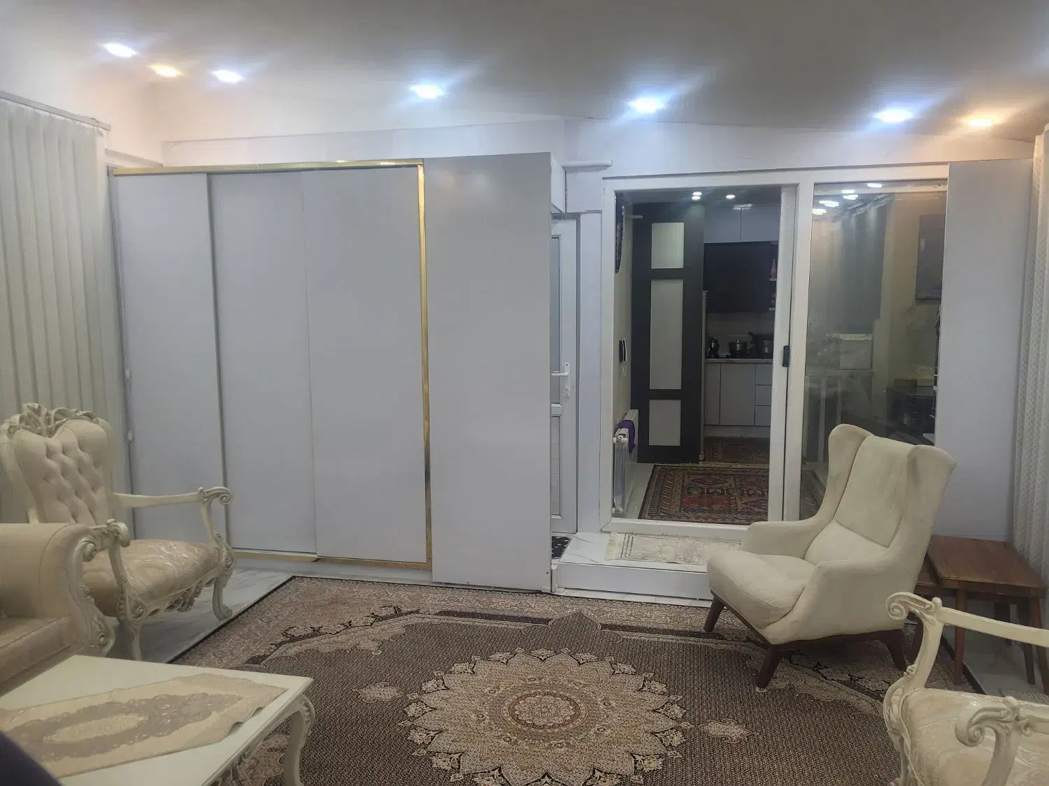 یه واحد آپارتمان دراستقامت|فروش آپارتمان|رشت, استقامت ۲|دیوار