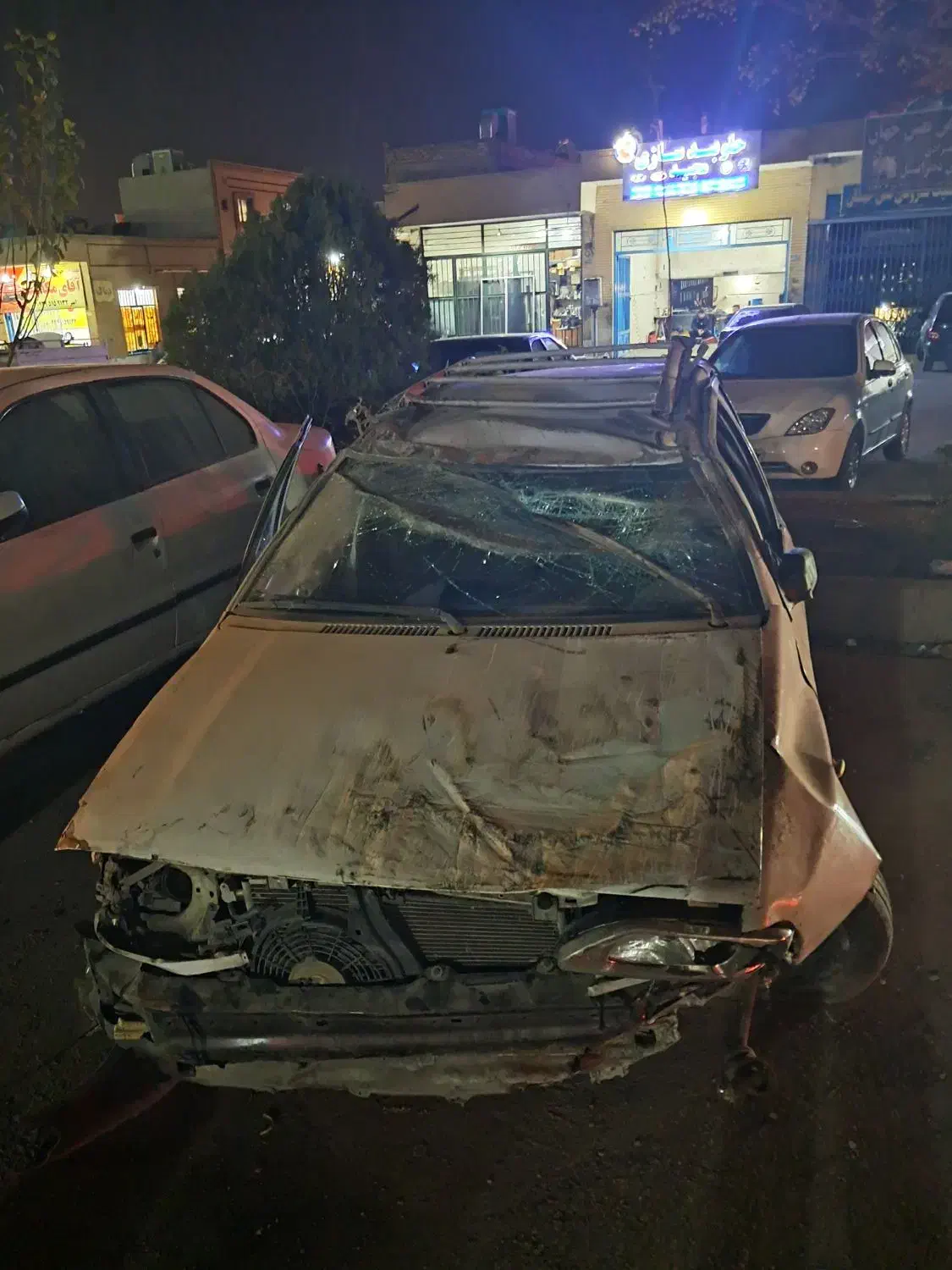 خوردروی تصادفی|خودرو سواری و وانت|فولادشهر, A4|دیوار