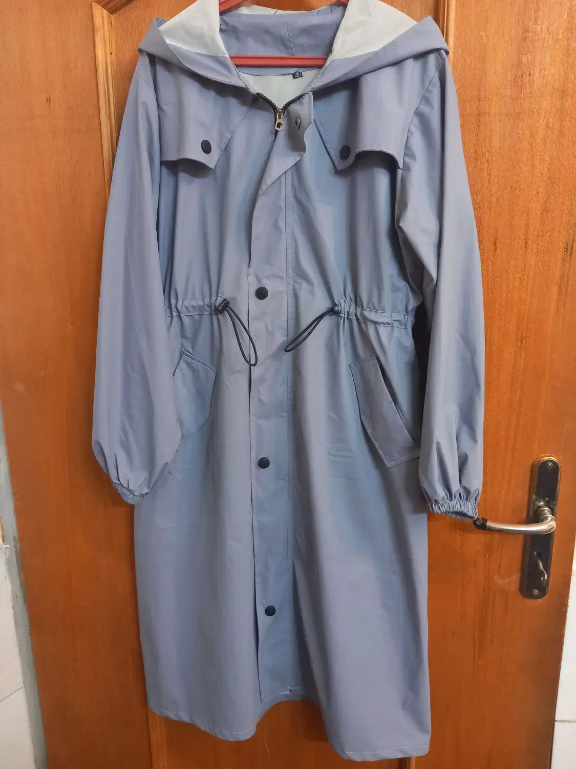 بارونی بلند|لباس|مبارکه, |دیوار