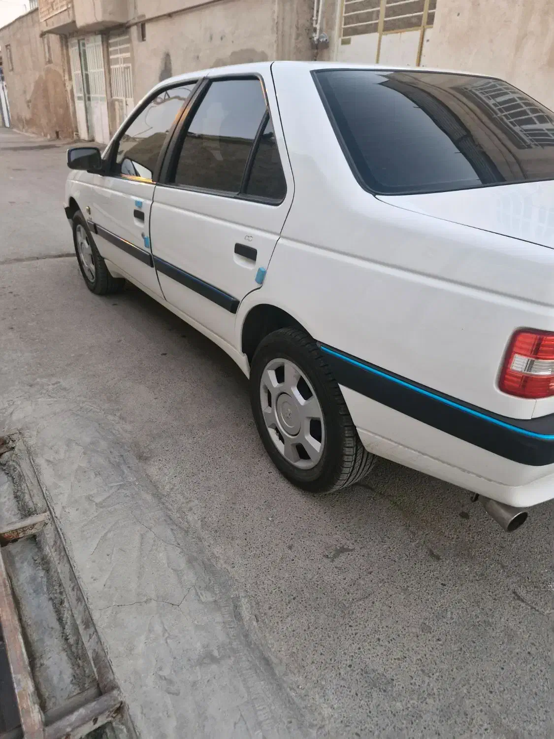 پژو۴۰۵|خودرو سواری و وانت|مرودشت, شهرک مهدیه|دیوار